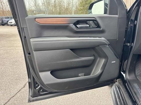 Certified 2025 GMC Yukon Denali image 27