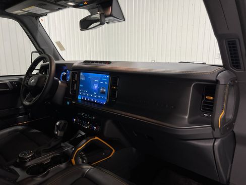 Used 2024 Ford Bronco Badlands image 27