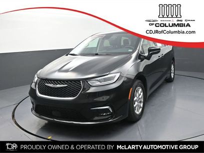Used 2023 Chrysler Pacifica Touring-L