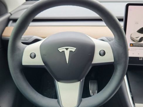 Used 2021 Tesla Model Y Long Range AWD/4WD image 9