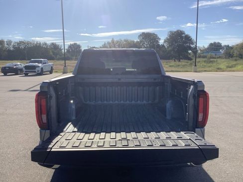Used 2024 GMC Sierra 1500 SLT image 12