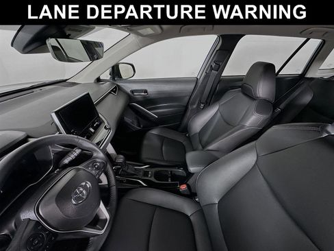 Certified 2025 Toyota Corolla Cross XLE AWD/4WD image 5