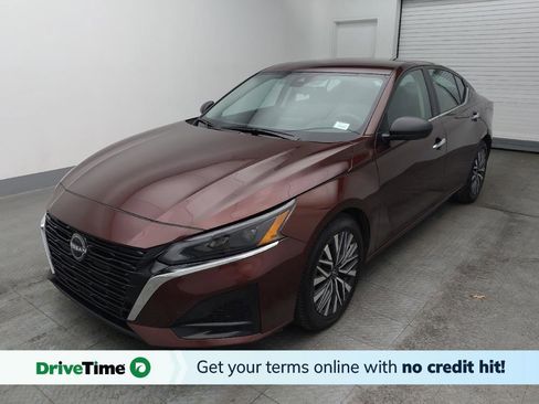 Used 2024 Nissan Altima 2.5 SV image 1