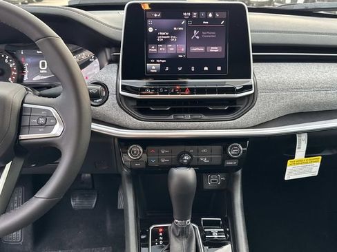 New 2026 Jeep Compass Latitude image 16