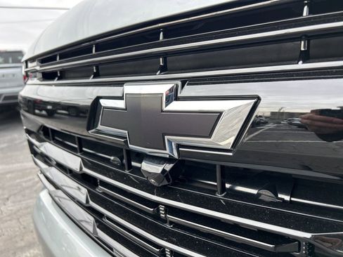 Used 2025 Chevrolet Suburban RST w/ Comfort Package image 10