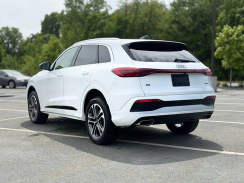 Used 2025 Audi Q5 Premium w/ Convenience Package AWD/4WD image 4