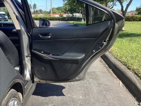 Used 2017 Lexus IS 200t image 18