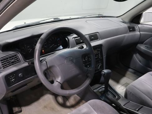 Used 2001 Toyota Camry LE image 16