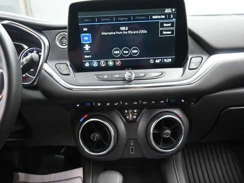Used 2023 Chevrolet Blazer LT FWD image 10