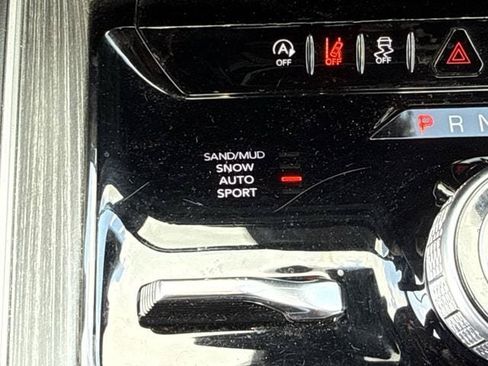 Used 2024 Jeep Wagoneer Series III AWD/4WD image 20
