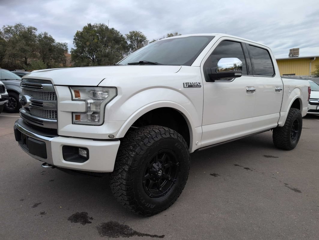 Used 2017 Ford F150 Platinum w/ Equipment Group 701A Luxury AWD/4WD image 3