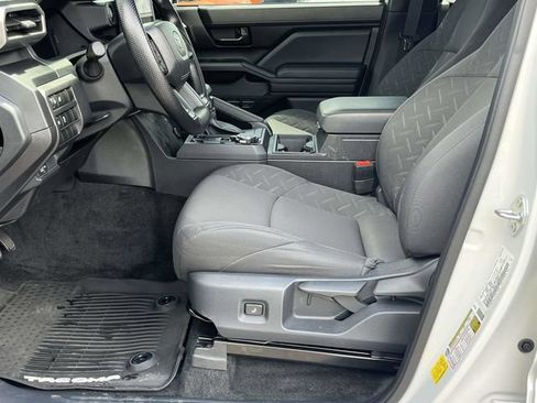 Used 2024 Toyota Tacoma SR w/ SR Upgrade Package AWD/4WD image 13