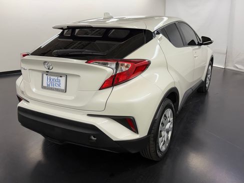 Used 2021 Toyota C-HR LE image 9