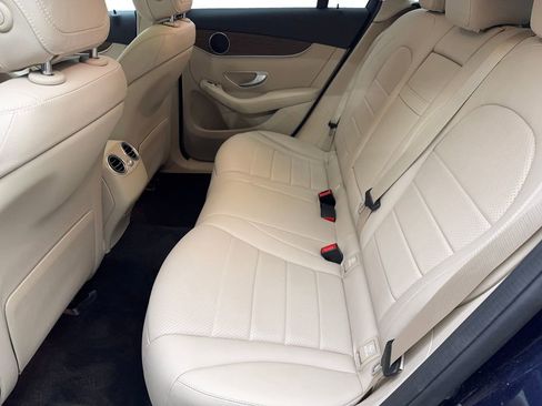 Used 2022 Mercedes-Benz GLC 300 GLC 300 NAV,CAM,PANO,HTD STS,B w/ Premium Package Lite image 31