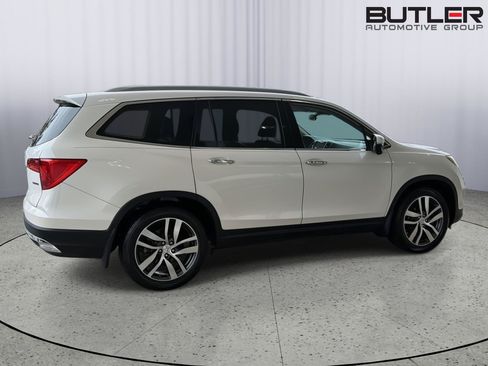 Used 2017 Honda Pilot Touring image 7