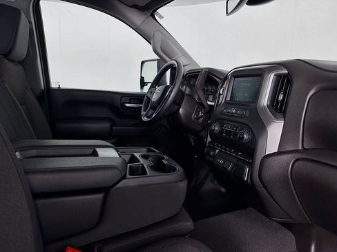 Used 2025 Chevrolet Silverado 2500 Custom w/ Custom Value Package image 31