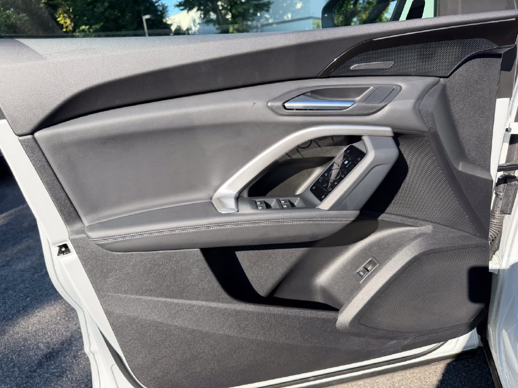 Used 2025 Audi Q5 Premium Plus w/ Premium Plus AWD/4WD image 15