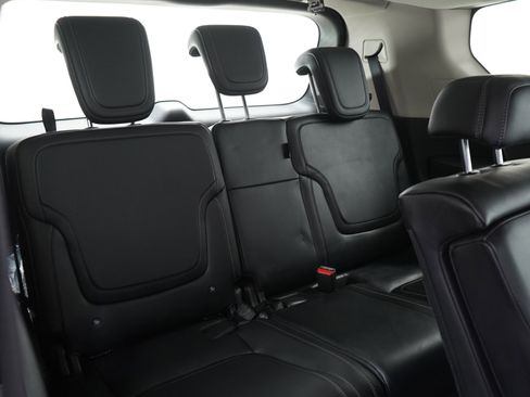 Used 2025 Nissan Armada SV AWD/4WD image 14