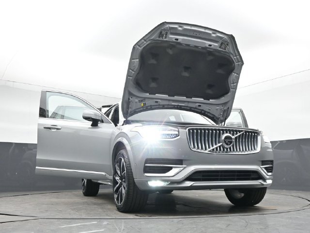 Used 2025 Volvo XC90 B6 Plus AWD/4WD image 55