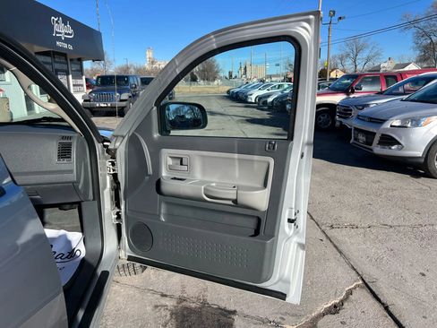 Used 2006 Dodge Dakota SLT image 13