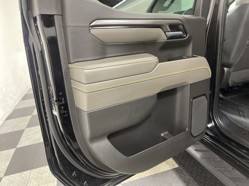 Used 2023 Chevrolet Silverado 1500 ZR2 w/ Technology Package image 15