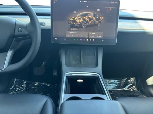 Used 2023 Tesla Model Y Long Range AWD/4WD image 11
