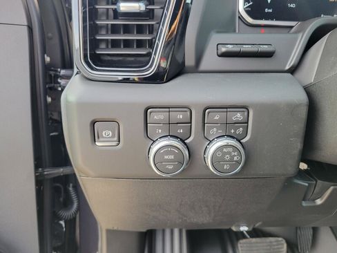 New 2026 GMC Sierra 2500 AT4 w/ AT4 Premium Plus Package image 17