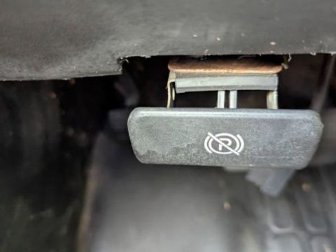 Used 2017 Chevrolet Express 2500 image 31