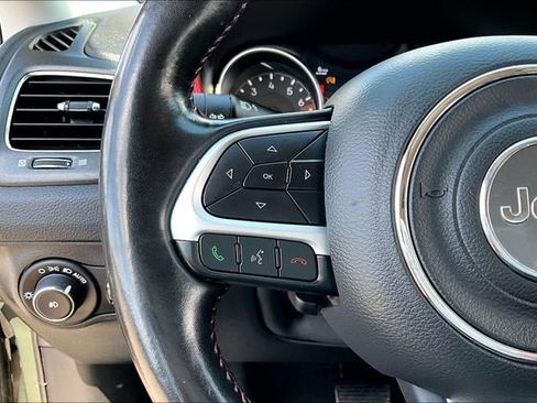 Used 2019 Jeep Compass Trailhawk w/ Leather Interior Group AWD/4WD image 11