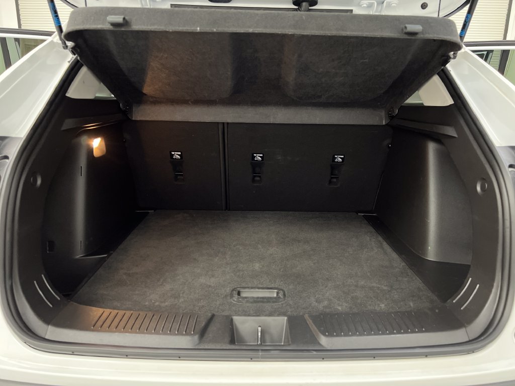 Used 2025 Chevrolet Trax LT FWD image 34