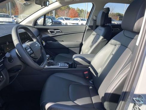Certified 2026 Kia Sportage EX w/ EX Panorama Roof Package image 25
