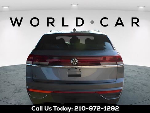 Used 2024 Volkswagen Atlas Cross Sport SE FWD image 6