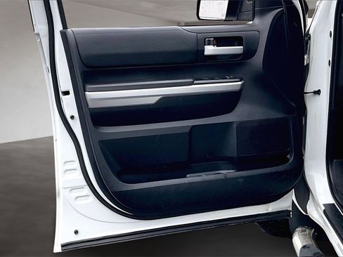 Used 2015 Toyota Tundra SR5 image 24