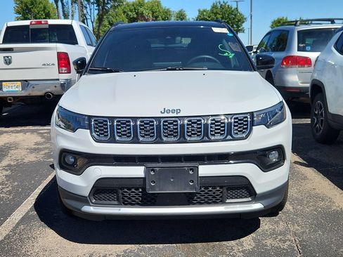 Used 2025 Jeep Compass Limited AWD/4WD image 2