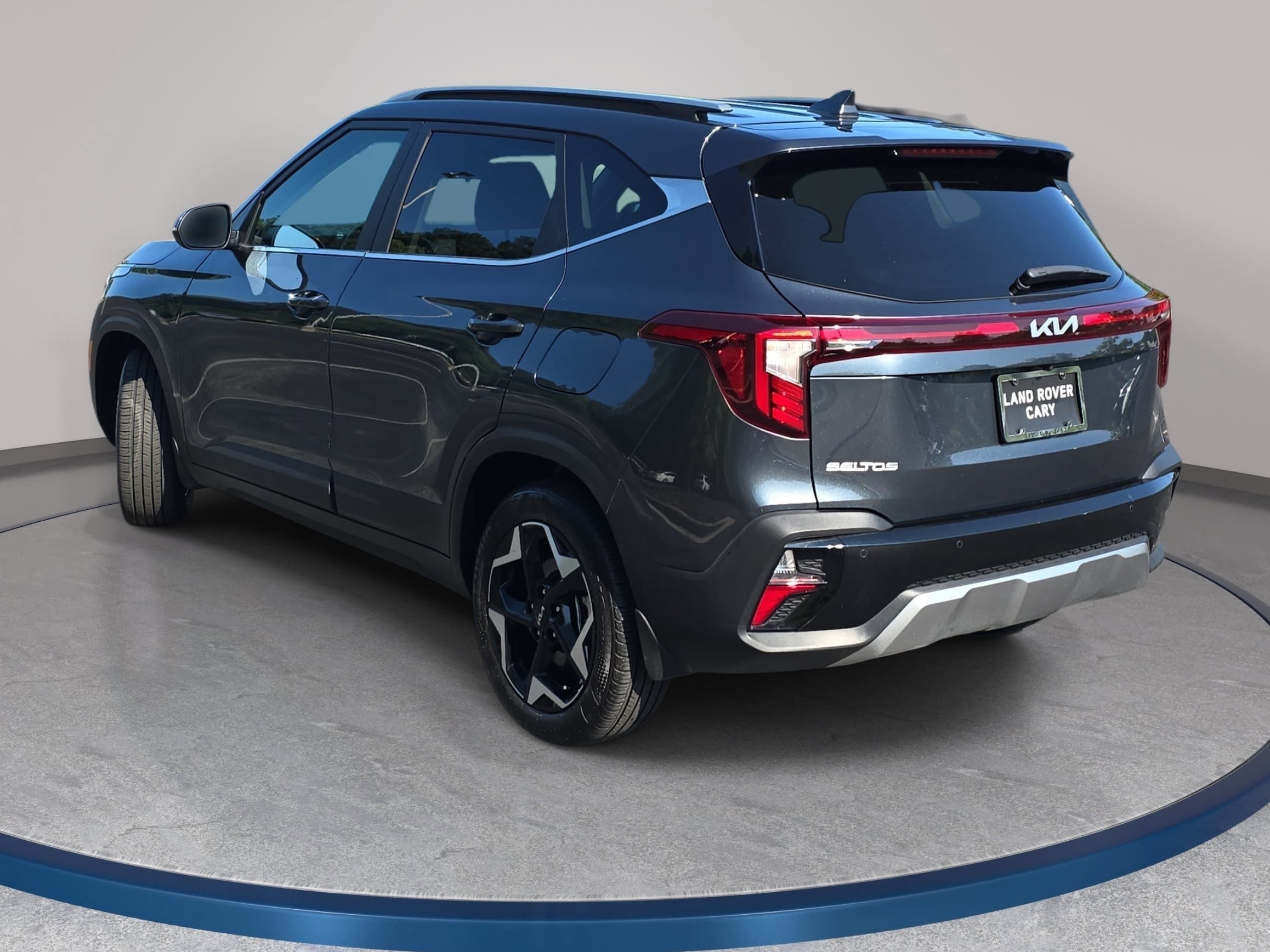 Used 2025 Kia Seltos EX w/ EX Sunroof Package AWD/4WD image 7