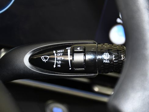Used 2024 Hyundai Elantra SEL FWD image 24