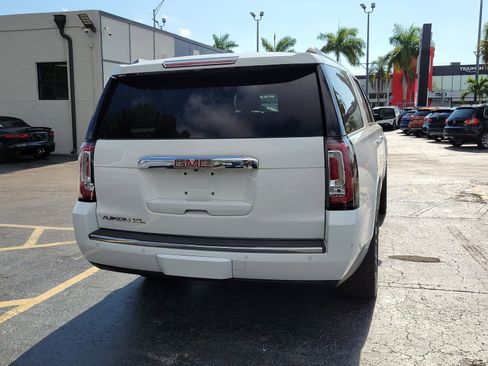 Used 2015 GMC Yukon XL Denali AWD/4WD image 4