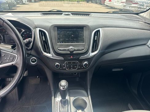 Used 2019 Chevrolet Equinox LT FWD image 10