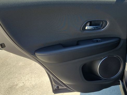 Used 2022 Honda HR-V EX image 12