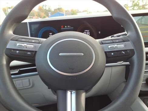 New 2026 Hyundai Tucson SE image 13