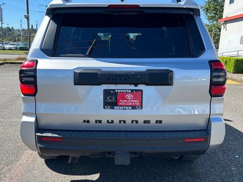 Certified 2025 Toyota 4Runner SR5 AWD/4WD image 6