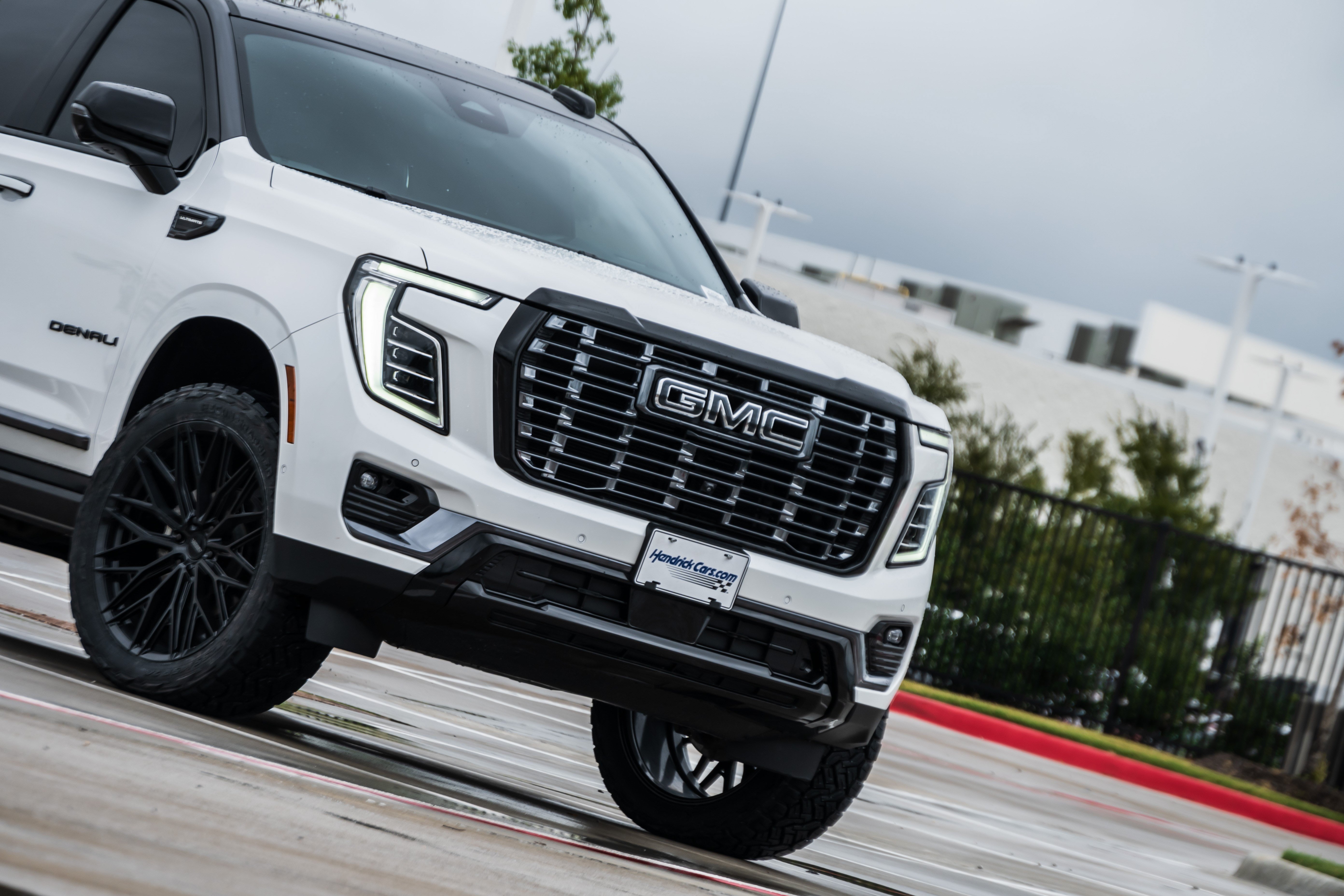 Used 2025 GMC Yukon Denali Ultimate AWD/4WD image 41