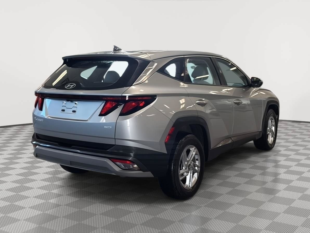 Used 2025 Hyundai Tucson SE AWD/4WD image 5