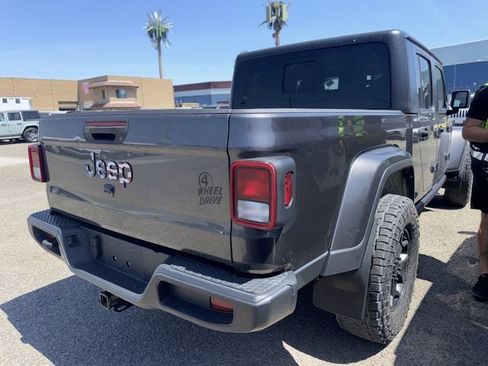 Used 2021 Jeep Gladiator Sport AWD/4WD image 4