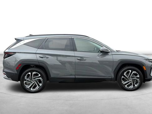 Used 2025 Hyundai Tucson Limited AWD/4WD image 9