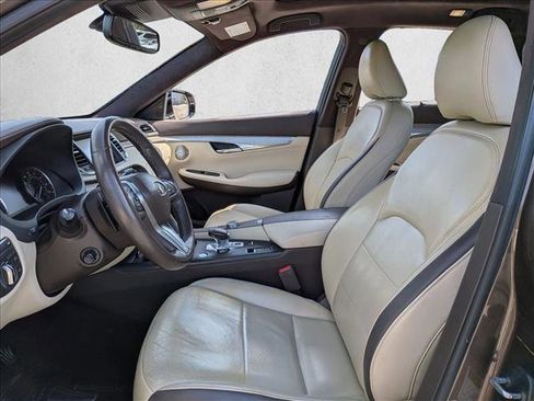 Used 2019 INFINITI QX50 Essential w/ Sensory Package FWD image 13