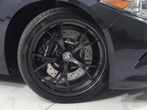 Used 2018 Alfa Romeo Giulia Quadrifoglio w/ Driver Assist Dynamic Package RWD image 14