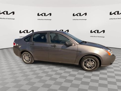 Used 2011 Ford Focus SE w/ 201A Rapid Spec Order Code FWD image 9