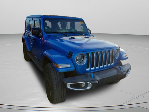 Used 2023 Jeep Wrangler Unlimited Sahara w/ Cold Weather Group image 5