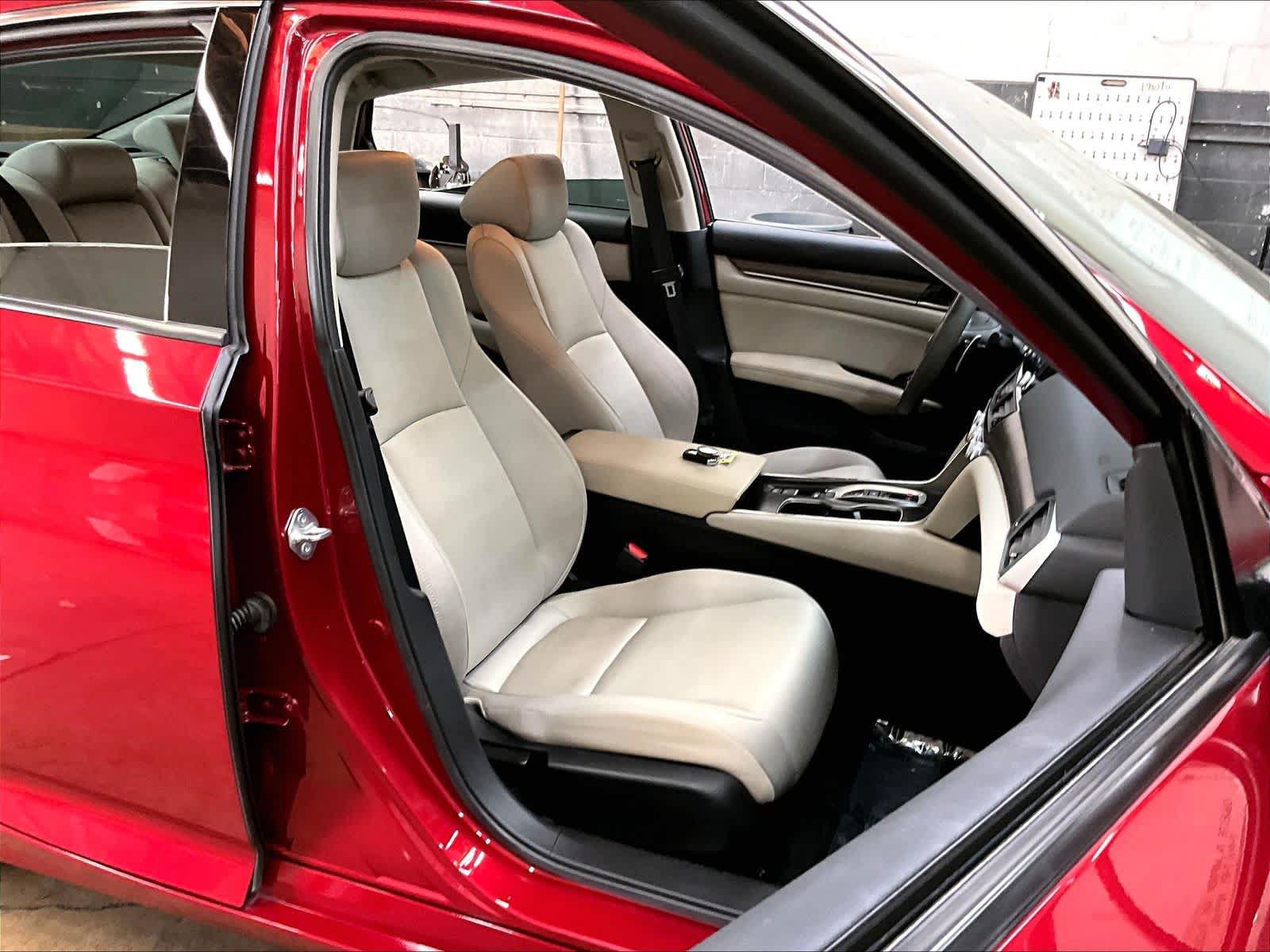 Used 2021 Honda Accord Hybrid image 10